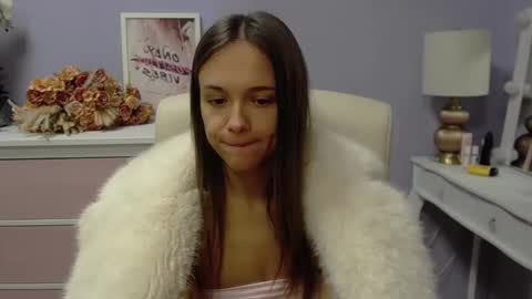 Emilly online show from 11/11/25, 07:52