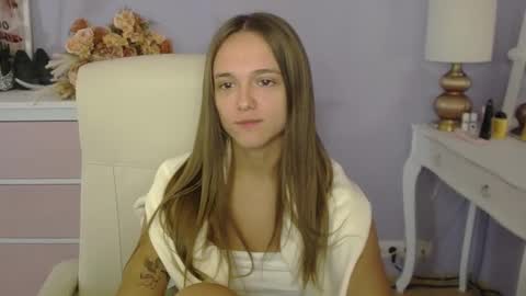 Emilly online show from 11/16/25, 02:44