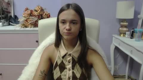 Emilly online show from 11/19/25, 07:41