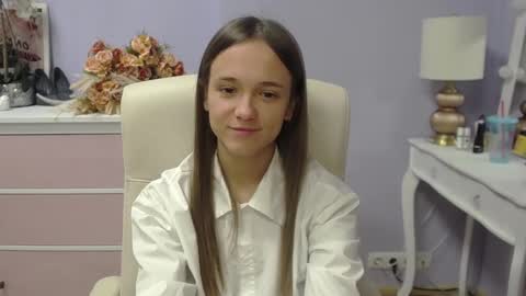 Emilly online show from 11/20/25, 07:41