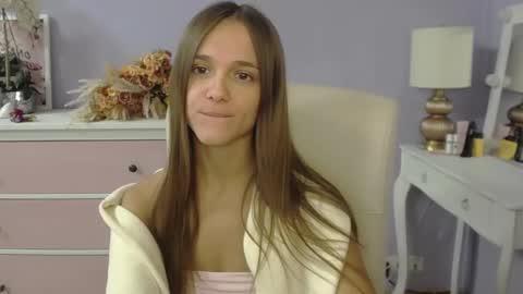 Emilly online show from 12/02/25, 07:36