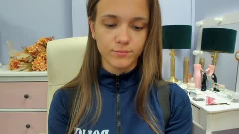 Emilly online show from 05/29/26, 07:06