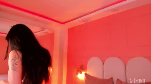 Emilly  online show from 11/26/25, 05:25