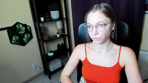 Snapshot of emilly_xkiss chatting on 02/06/25, 06:24 Emilly online show from 02/06/25, 06:24