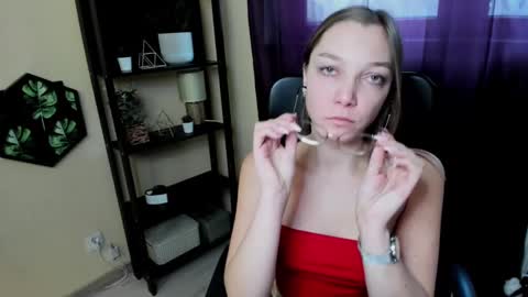 Snapshot of emilly_xkiss chatting on 02/20/25, 10:05 Emilly online show from 02/20/25, 10:05