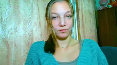 Snapshot of emilly_xkiss chatting on 11/10/25, 10:58 Emilly online show from 11/10/25, 10:58