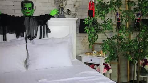 EMMA online show from 10/31/25, 08:21