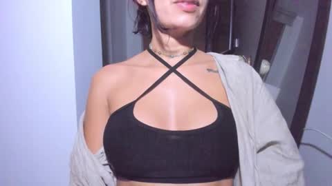 Snapshot of emillyhils1 chatting on 03/23/26, 08:07 emilly online show from 03/23/26, 08:07