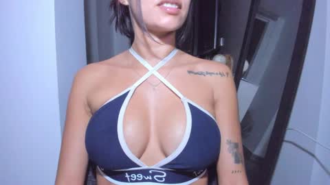 Snapshot of emillyhils1 chatting on 03/25/26, 11:55 emilly online show from 03/25/26, 11:55