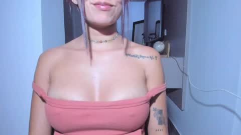 Snapshot of emillyhils1 chatting on 05/11/26, 11:13 emilly online show from 05/11/26, 11:13