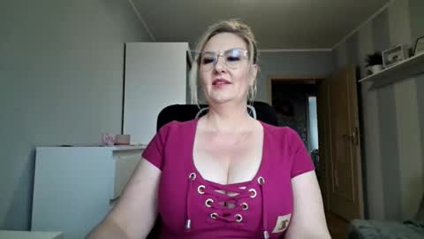 Snapshot of emillykiss chatting on 03/14/26, 02:55 EmillyLove online show from 03/14/26, 02:55