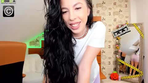 EmillyTaylor online show from 10/29/25, 04:59