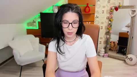 EmillyTaylor online show from 11/14/25, 04:55