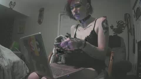 Emily Love online show from 09/22/25, 07:10