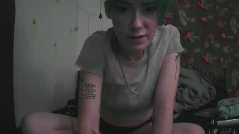 Snapshot of emily0903 chatting on 11/30/25, 01:42 Emily Love online show from 11/30/25, 01:42