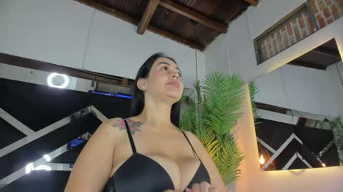 Snapshot of emily18__ chatting on 04/09/26, 11:04 Emily online show from 04/09/26, 11:04