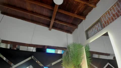 Snapshot of emily18__ chatting on 04/22/26, 11:01 Emily online show from 04/22/26, 11:01