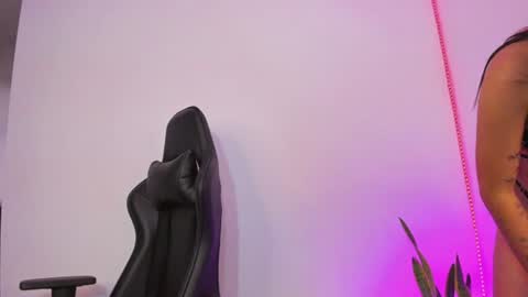 emily611258 online show from 06/16/26, 08:11