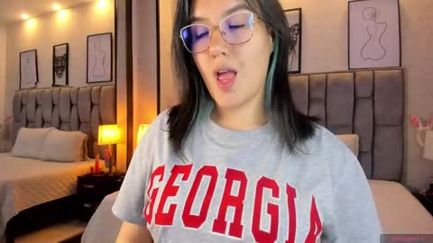 Snapshot of emily_5weet chatting on 12/04/24, 09:29 Emily online show from 12/04/24, 09:29