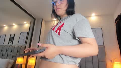 Snapshot of emily_5weet chatting on 12/13/24, 09:24 Emily online show from 12/13/24, 09:24