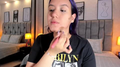 Snapshot of emily_5weet chatting on 12/31/24, 02:51 Emily online show from 12/31/24, 02:51