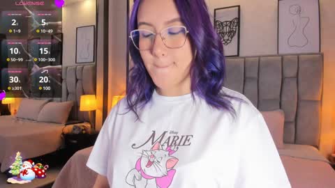 Snapshot of emily_5weet chatting on 01/05/25, 03:43 Emily online show from 01/05/25, 03:43