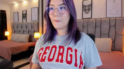 Snapshot of emily_5weet chatting on 02/06/25, 03:59 Emily online show from 02/06/25, 03:59