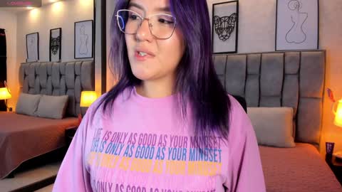 Snapshot of emily_5weet chatting on 02/08/25, 07:15 Emily online show from 02/08/25, 07:15