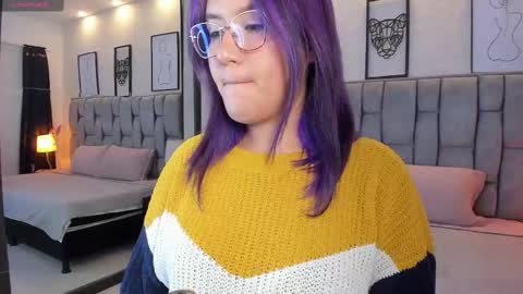 Snapshot of emily_5weet chatting on 02/14/25, 05:09 Emily online show from 02/14/25, 05:09