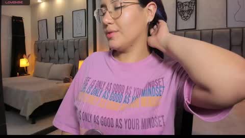 Snapshot of emily_5weet chatting on 02/25/25, 04:14 Emily online show from 02/25/25, 04:14