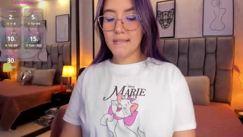 Snapshot of emily_5weet chatting on 03/04/25, 04:17 Emily online show from 03/04/25, 04:17