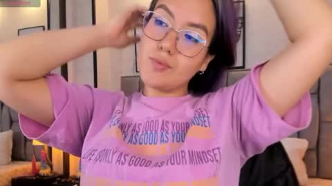 Snapshot of emily_5weet chatting on 03/07/25, 10:02 Emily online show from 03/07/25, 10:02