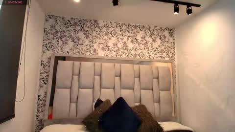 EMILY CUTE online show from 02/26/26, 08:52