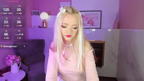 Snapshot of emily_air chatting on 02/08/25, 10:08 Emily online show from 02/08/25, 10:08