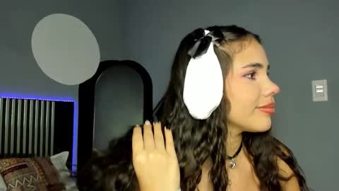              online show from 10/27/25, 08:13