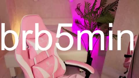 Snapshot of emily_bridget chatting on 04/29/26, 02:15 Emily online show from 04/29/26, 02:15