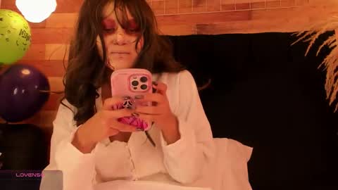 emily_brown04 online show from 10/31/25, 11:11