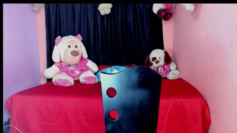 emily_bunny7 online show from 11/07/25, 07:58