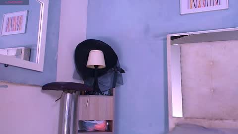 emily_castillo1_ online show from 10/13/25, 03:39