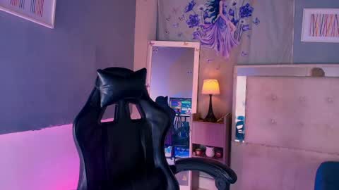 Snapshot of emily_castillo1_ chatting on 06/11/26, 06:55 emily_castillo1_ online show from 06/11/26, 06:55