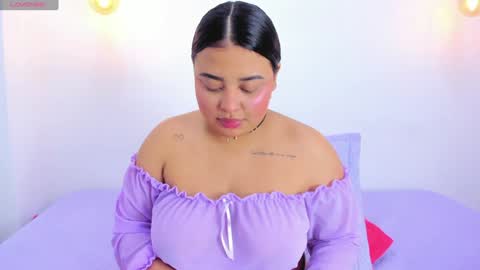 Snapshot of emily_cooper20_ chatting on 01/06/25, 04:36 Emily online show from 01/06/25, 04:36