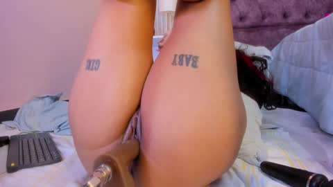 Snapshot of emily_foxyy chatting on 02/28/25, 12:43 Emily online show from 02/28/25, 12:43