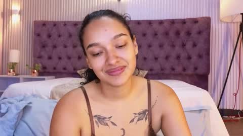 Snapshot of emily_foxyy chatting on 11/07/25, 08:20 Emily online show from 11/07/25, 08:20