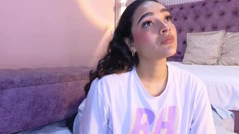 Snapshot of emily_foxyy chatting on 12/15/25, 07:07 Emily online show from 12/15/25, 07:07