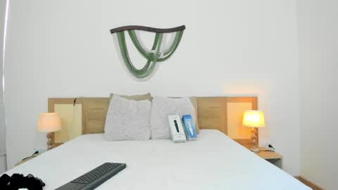 emily_frostt online show from 11/28/25, 07:49