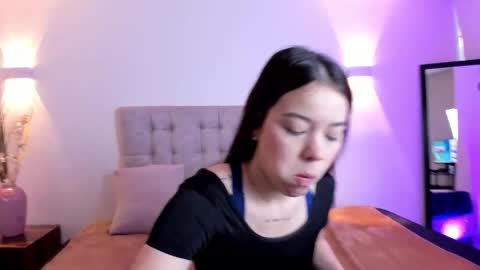 emily_frostt online show from 03/19/26, 11:36