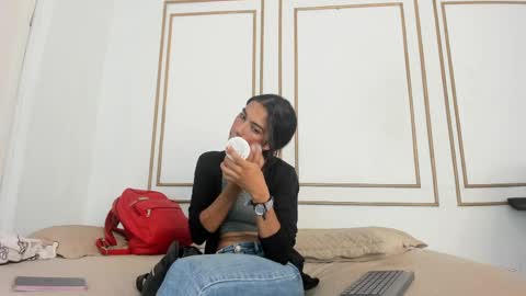 emily_gaviria1 online show from 05/19/26, 12:11