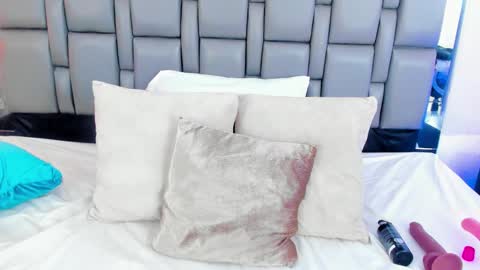 Emi  online show from 02/03/25, 05:03