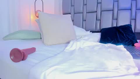 Emi  online show from 02/15/25, 05:28