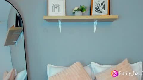 Emily online show from 01/08/25, 01:20